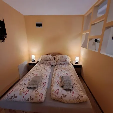 Rozmaring Apartmanok Gyula Exterior photo