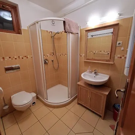 Rozmaring Apartmanok Gyula Exterior photo
