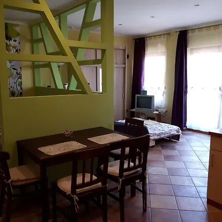 Rozmaring Apartmanok Gyula Exterior photo