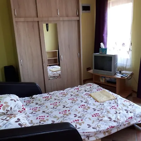 Rozmaring Apartmanok Gyula Exterior photo