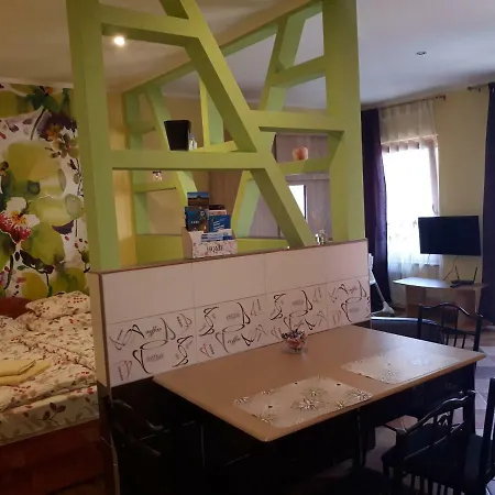 Rozmaring Apartmanok Gyula Exterior photo