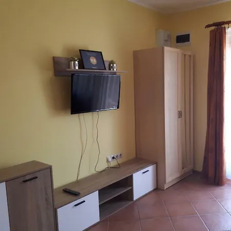 Rozmaring Apartmanok Gyula Exterior photo