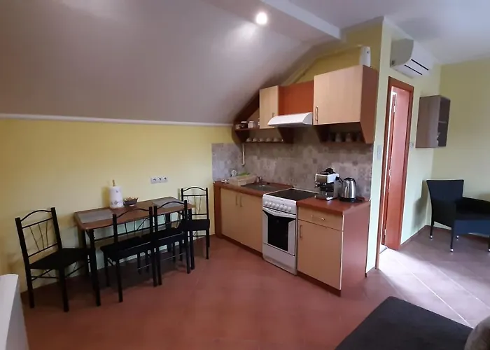 Rozmaring Apartmanok