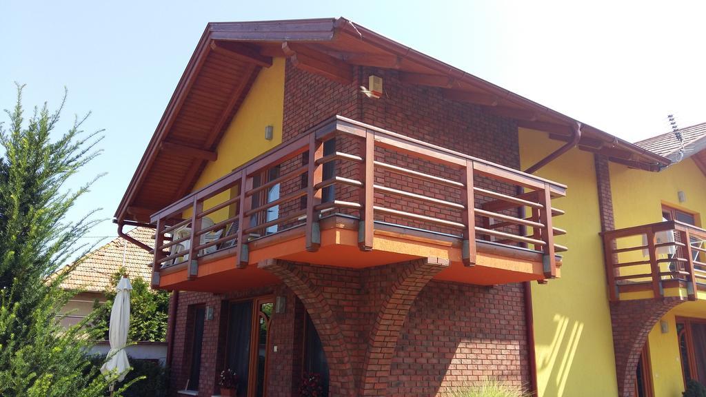 Rozmaring Apartment